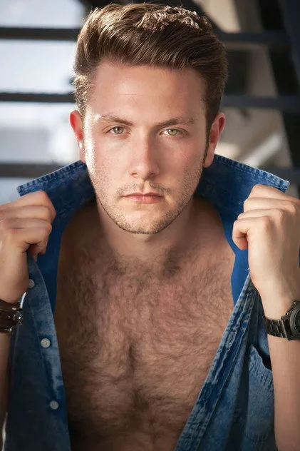 Entoni Aylott