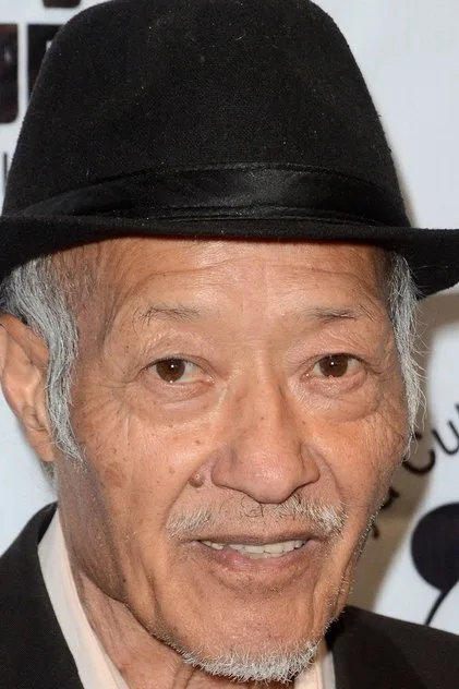 Aki Aleonq